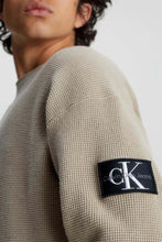 Load image into Gallery viewer, BADGE RELAXED KNITTED TOP