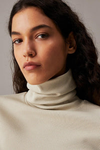 WOVEN LABEL RIB ROLLNECK