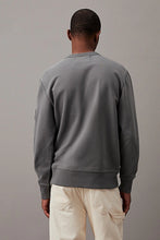 Load image into Gallery viewer, BADGE CREW NECK