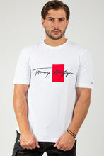 Load image into Gallery viewer, BOX SIGNATURE RELAXED FIT TEE