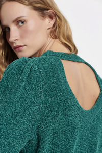 KNITTED TOP WITH NECK