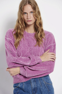 KNITTED TOP WITH NECK