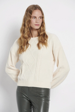 Load image into Gallery viewer, KNITTED TOP WITH NECK