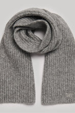 Load image into Gallery viewer, KNITTED SCARF